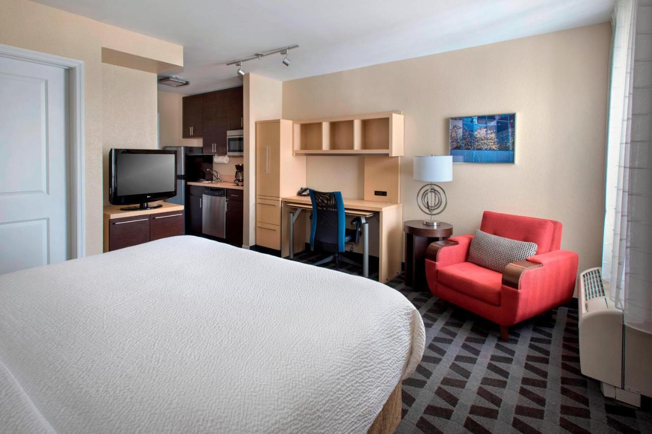 Towneplace Suites Republic Airport Long Island Farmingdale Eksteriør billede